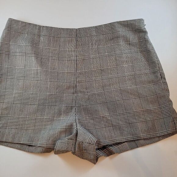 WOMEN"S FOREVER 21 SIDE ZIP CLOSURE SHORT - Picture 5 of 16